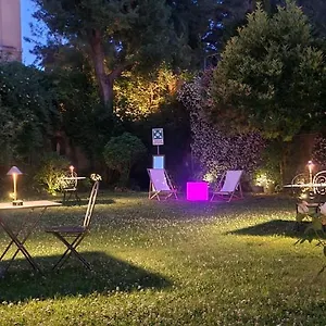 Riari Garden Couette-café